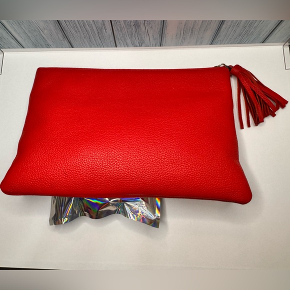 Kate Spade Red Gia Larchmont Avenue Logo Pebble Leather Clutch w tassel - EUC - Picture 4 of 10